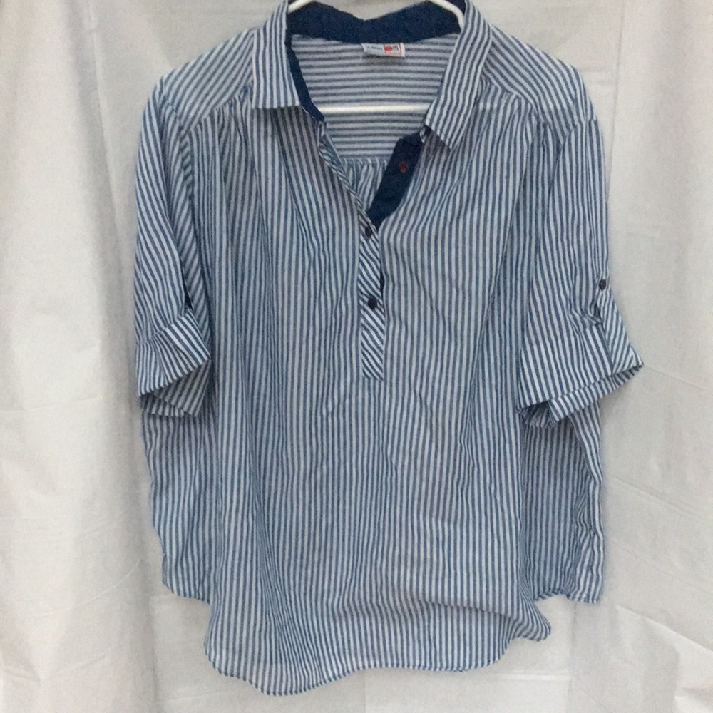 Like New!Square One Vintage 1/4 button down stripe top short sleeve size 44